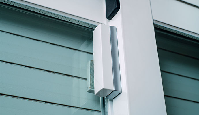 Glass break detector for business security