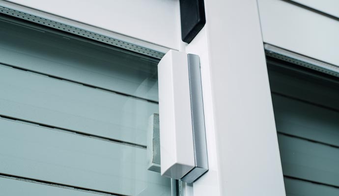 Glass break detector system for business security
